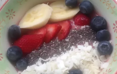 Delicious and Nutritious Strawberry Banana Smoothie Bowl Recipe