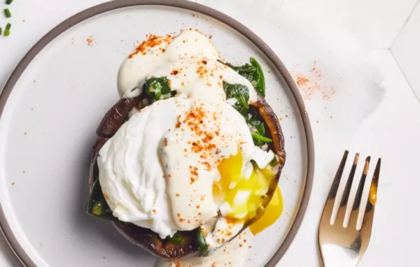 A delicious twist on the classic Eggs Benedict using portobello mushrooms and spinach