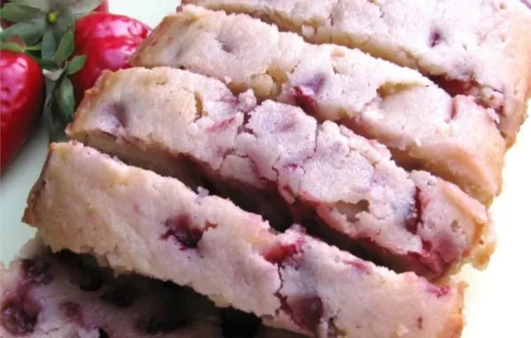 Amazing Strawberry Pound Cake