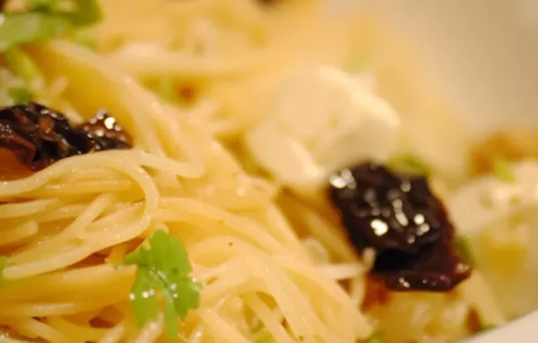 Angel Hair Pasta with Feta and Sun-Dried Tomatoes