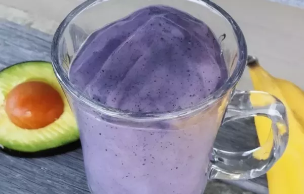 Avocado Blueberry Banana and Chia Smoothie Recipe