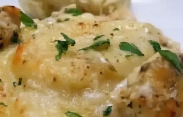 Cheesy and Creamy Alfredo Ravioli Bake