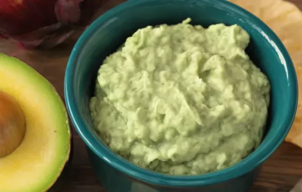 Creamy and Healthy Avocado Spinach Dip