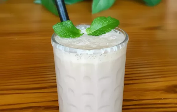 Creamy and Refreshing Vanilla Horchata Smoothie