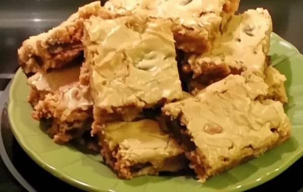 Delicious and Chewy Blonde Brownies