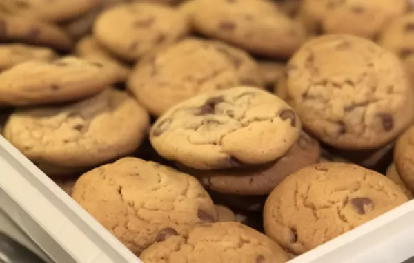 Delicious and Chewy Chocolate Chip Cookies