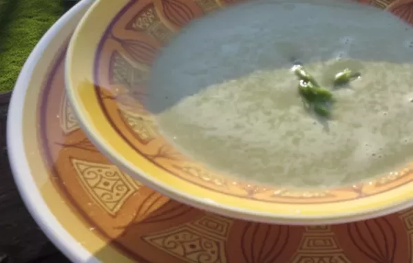 Delicious and Creamy Cream of Asparagus Soup Recipe