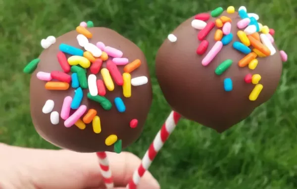Delicious and Easy Homemade Cake Pops Recipe