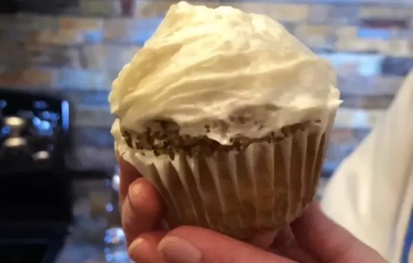 Delicious and Easy Pumpkin Bar with Cream Cheese Icing