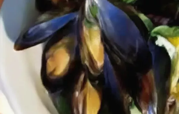 Delicious and Easy Steamed Mussels Recipe