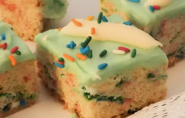 Delicious and Easy Sugar Cookie Bars Recipe