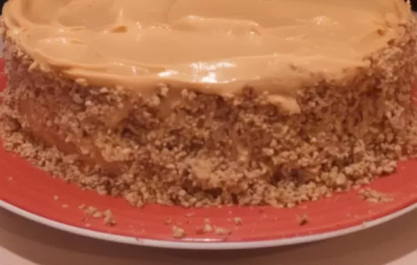 Delicious and Easy-to-Make Graham Cracker Cake