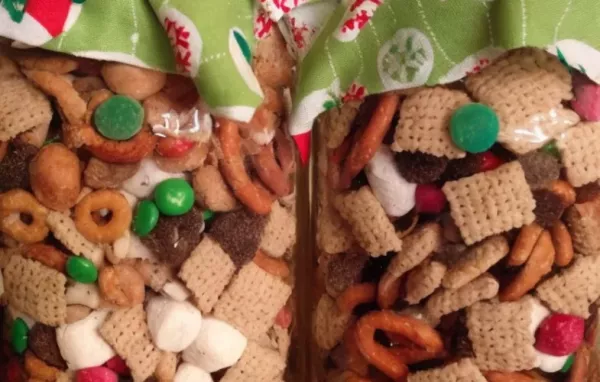 Delicious and Festive Christmas Snack Mix Recipe