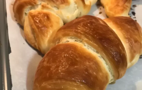 Delicious and Flaky Homemade American-style Layered Croissants Recipe