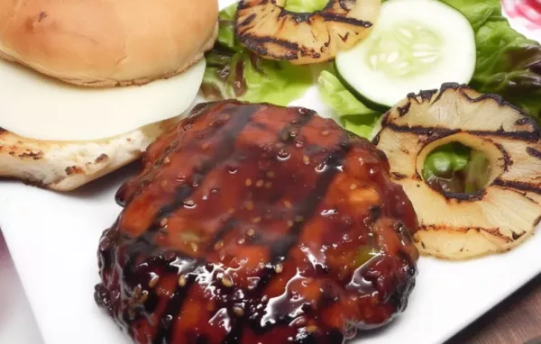 Delicious and Flavorful Hawaiian Turkey Burgers Recipe