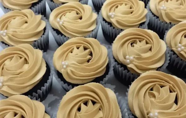 Delicious and Fluffy Peanut Butter Frosting Recipe