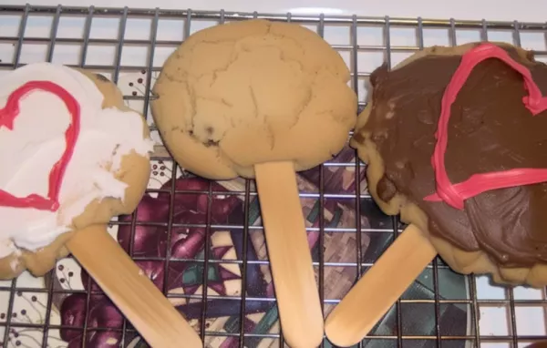 Delicious and Fun Cookie Pops on a Stick Recipe