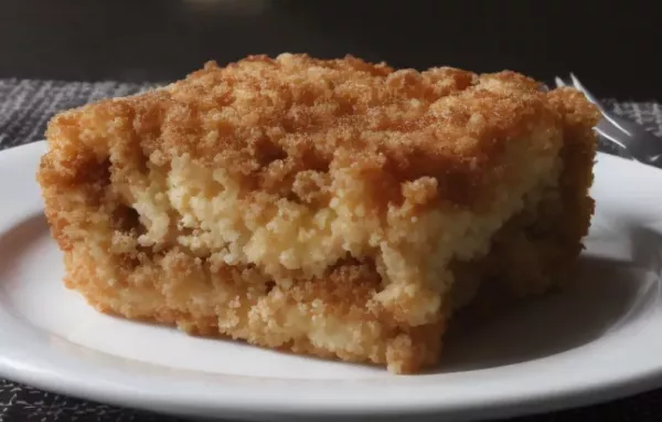 Delicious and Moist Apple Crumble Coffee Cake Recipe