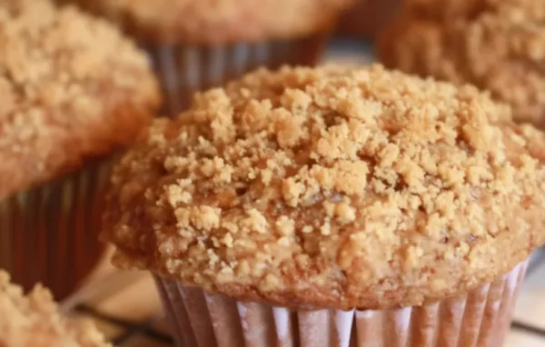 Delicious and Moist Banana Crumb Muffins Recipe