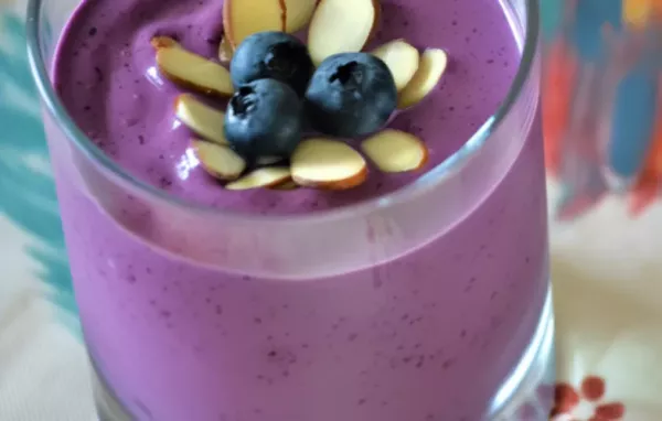 Delicious and Nutritious Almond Berry Smoothie Recipe
