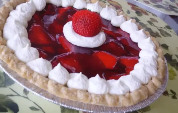 Delicious and Refreshing Fresh Strawberry Pie Recipe