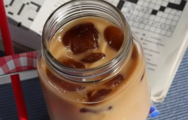 Delicious and Refreshing Skinny White Chocolate Caramel Iced Coffee Recipe