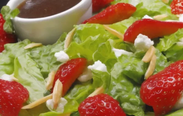 Delicious and Refreshing Strawberry and Feta Salad Recipe