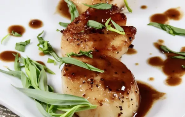 Delicious Balsamic Glazed Sea Scallops