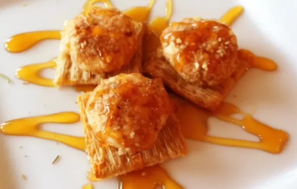 Delicious Creamy Goat Cheese and Honey Recipe