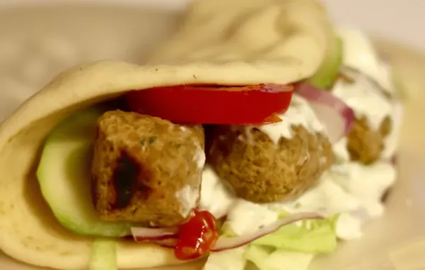 Delicious Falafel Pita Sandwich with Creamy Tahini Sauce