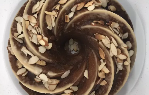 Delicious Glazed Almond Bundt Cake Recipe