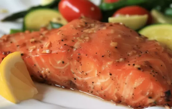 Delicious Grilled Salmon with a Sweet and Savory Flavor