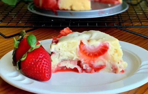 Delicious Homemade American Strawberry Cake Recipe