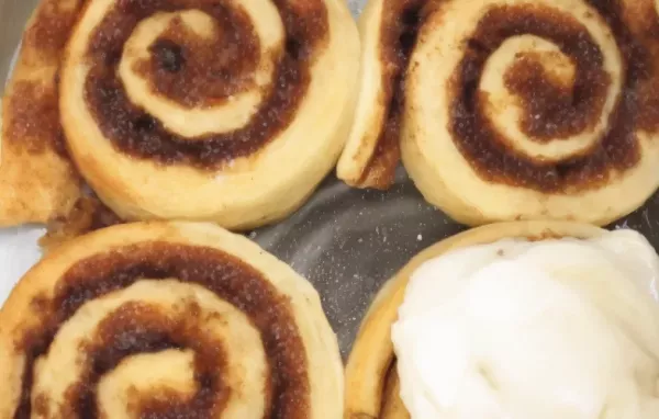 Delicious Homemade Cinnamon Bun Icing