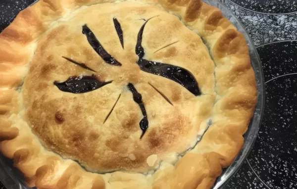 Delicious Homemade Concord Grape Pie Recipe