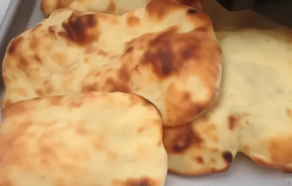 Delicious Homemade Garlic Naan Bread Recipe