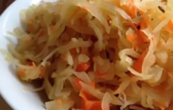 Delicious Polish Sauerkraut and Carrot Salad Recipe