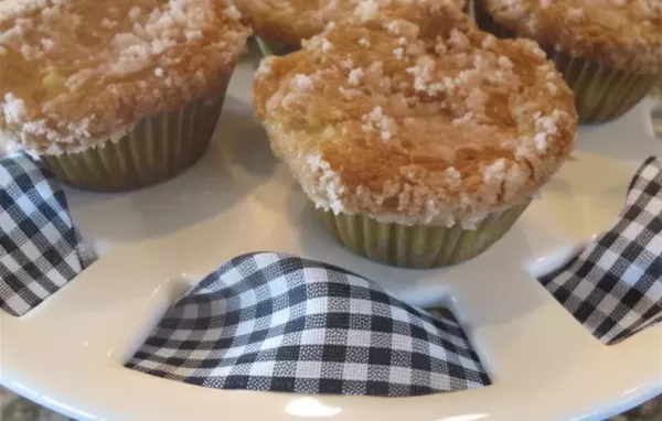 Delicious Rhubarb Cheesecake Muffins