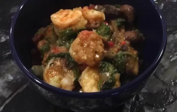 Delicious Shrimp Saute on Cauliflower Rice