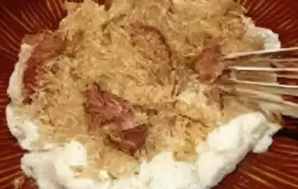 Delicious Slow Cooker Sauerkraut and Sausage Recipe