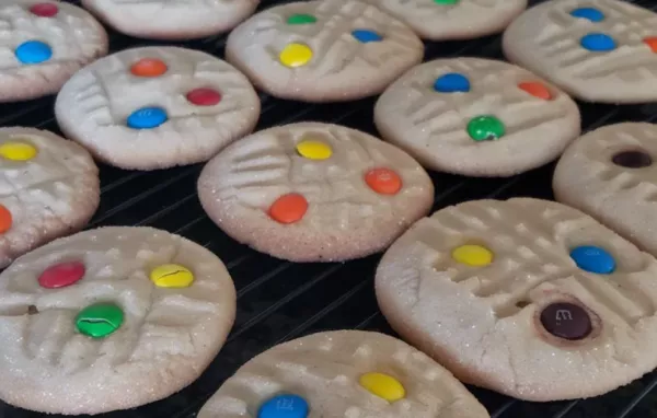 Delicious Soft and Chewy Peanut Butter Cookies Recipe