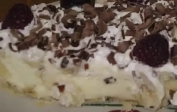 Delicious Vanilla Bavarian Cream Pie Recipe