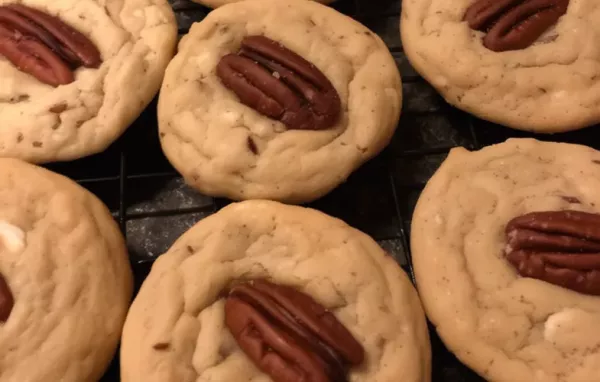 Delicious White Chocolate Chunk Pecan Cookies Recipe