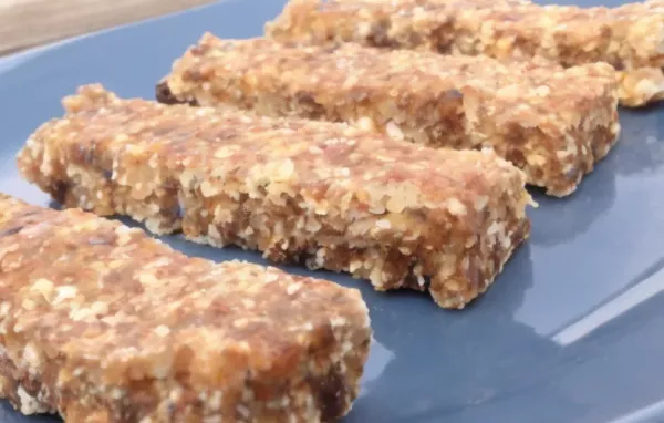 Easy and Healthy No-Bake Banana Nut Protein Bars Recipe