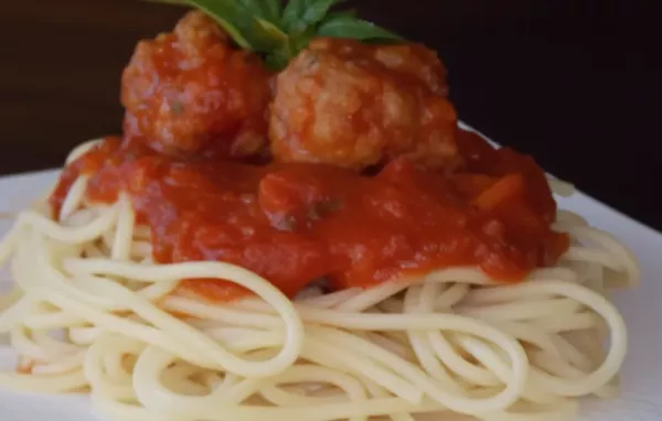 Healthy American Spaghetti Sauce with Meatballs