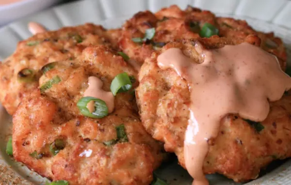 Keto-Air Fryer Salmon Cakes with Sriracha Mayo