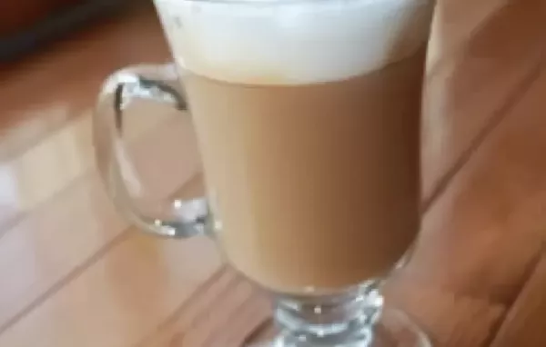 Learn how to make a classic cafe latte at home