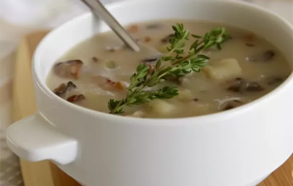 Light and Healthy Cream of Mushroom Soup