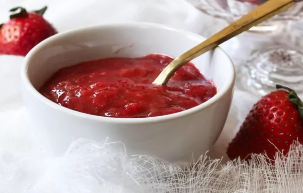 Low Sugar Strawberry Compote