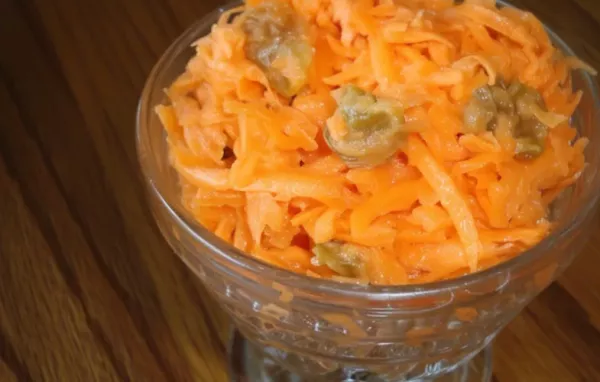 Mom's Carrot and Raisin Salad Recipe